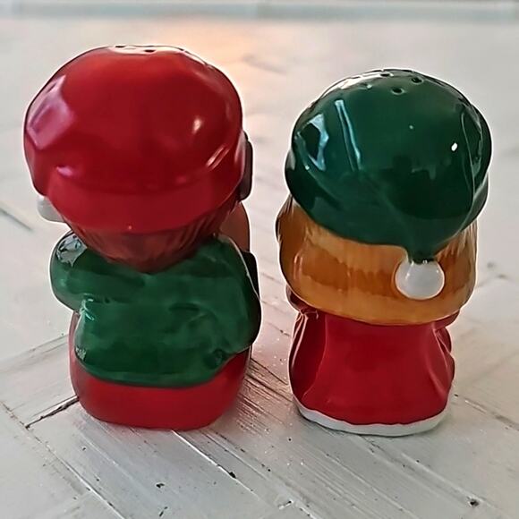 Avon Vintage 1983 Toy Making Elves Salt & Pepper Shakers Boy & Girl 2.5" x 1.5" - Picture 3 of 6